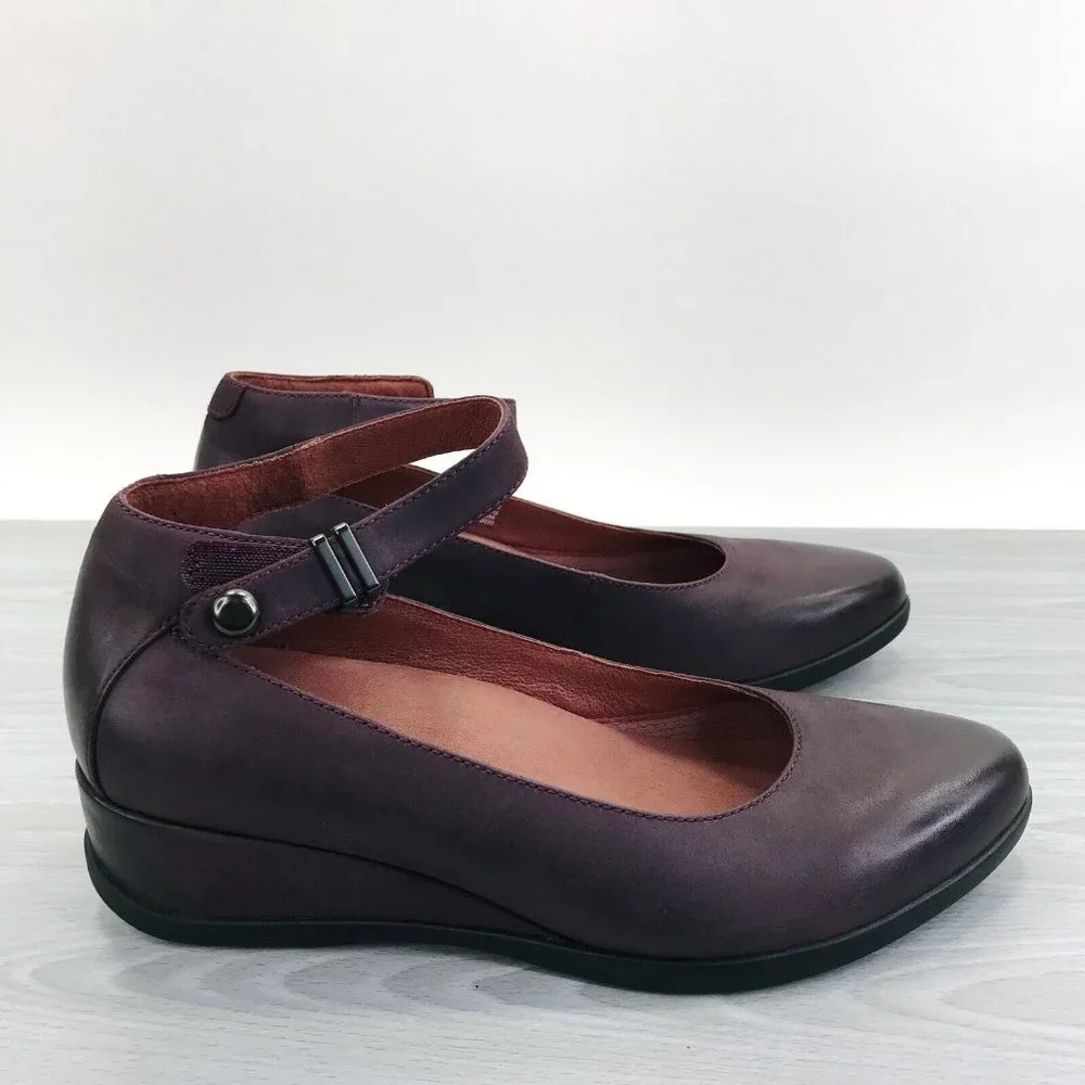 Dansko Shaylee Waterproof Womens Size 8.5-9 Wedge Pumps Ankle Strap Heels 39 EU